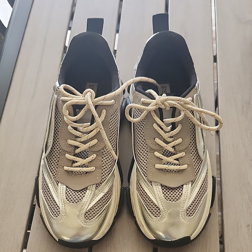 Steve Madden Stylish Metallic and Beige Sneakers - Picture 1 of 10